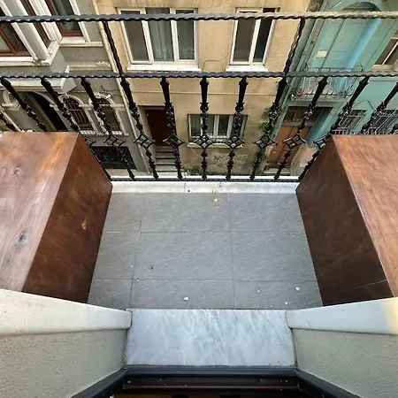 W/ Balcony In Center,5 Mn Walk To Istiklal Apartment