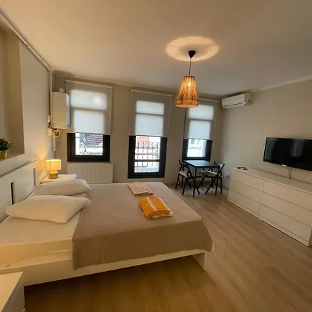 W/ Balcony In Center,5 Mn Walk To Istiklal Istanbul