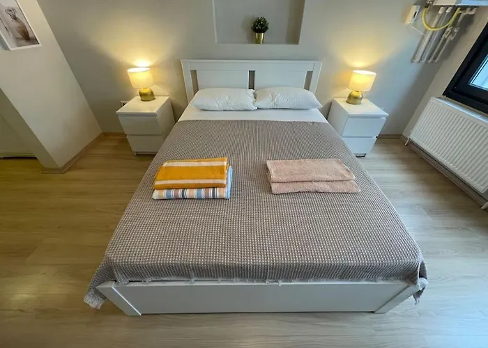 Apartment W/ Balcony In Center,5 Mn Walk To Istiklal Istanbul