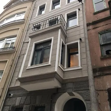 Daire W/ Balcony In Center,5 Mn Walk To Istiklal
