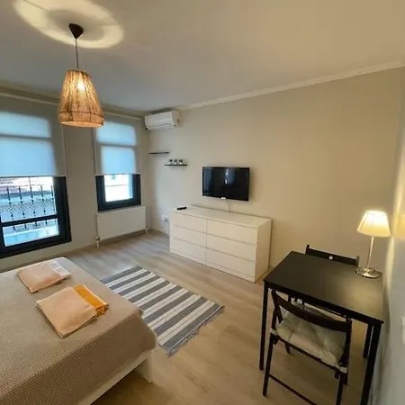 W/ Balcony In Center,5 Mn Walk To Istiklal Апартаменты Стамбул