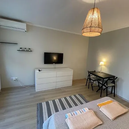 Апартаменты W/ Balcony In Center,5 Mn Walk To Istiklal *