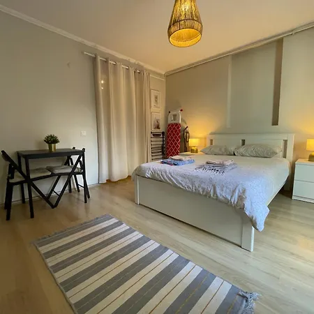 Апартаменты W/ Balcony In Center,5 Mn Walk To Istiklal *